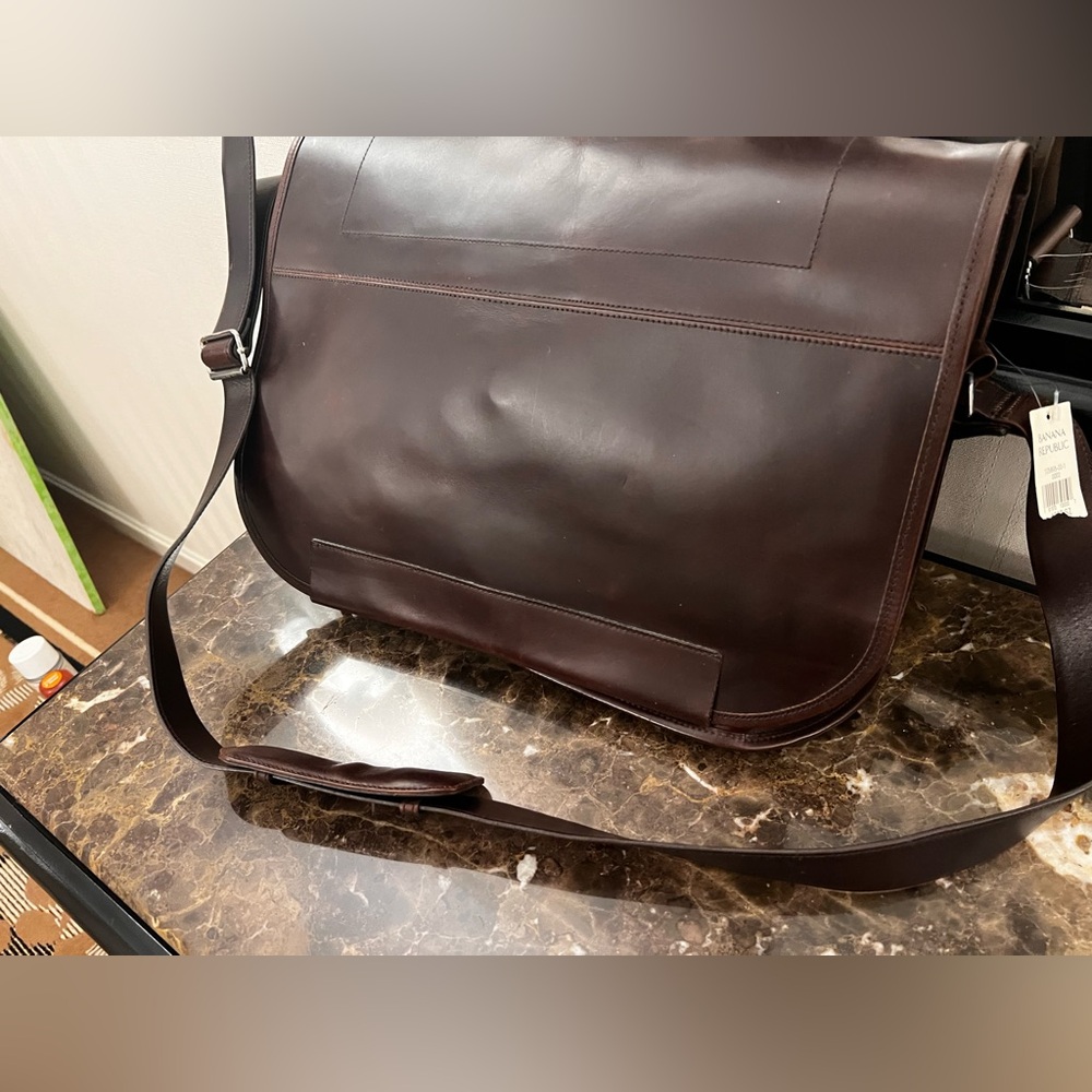 New with Tags BANANA REPUBLIC MESA FULL GRAIN BROWN LEATHER CROSSBODY BAG